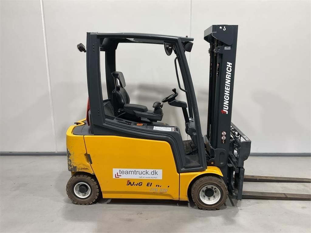Jungheinrich EFG 320 - Chariot élévateur électrique: photos 1 Jungheinrich EFG 320 - Chariot élévateur électrique: photos 1