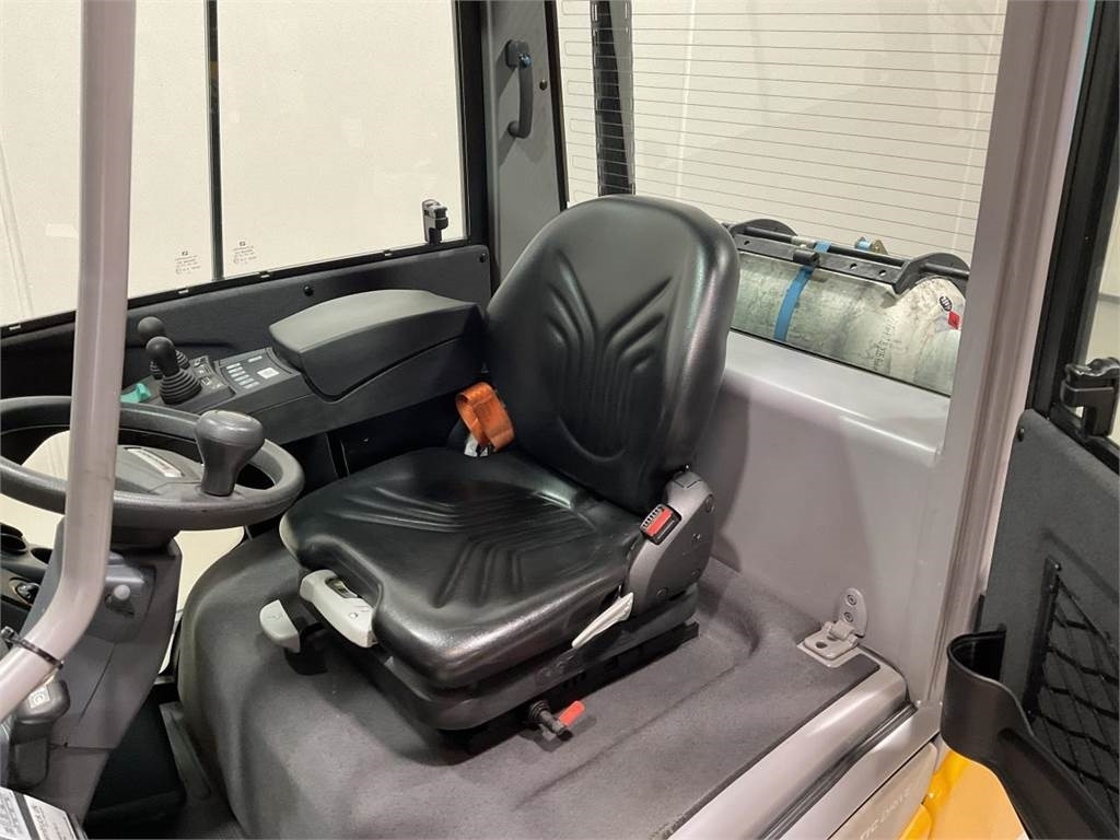 Jungheinrich TFG 320 - Chariot élévateur à gaz: photos 5 Jungheinrich TFG 320 - Chariot élévateur à gaz: photos 5