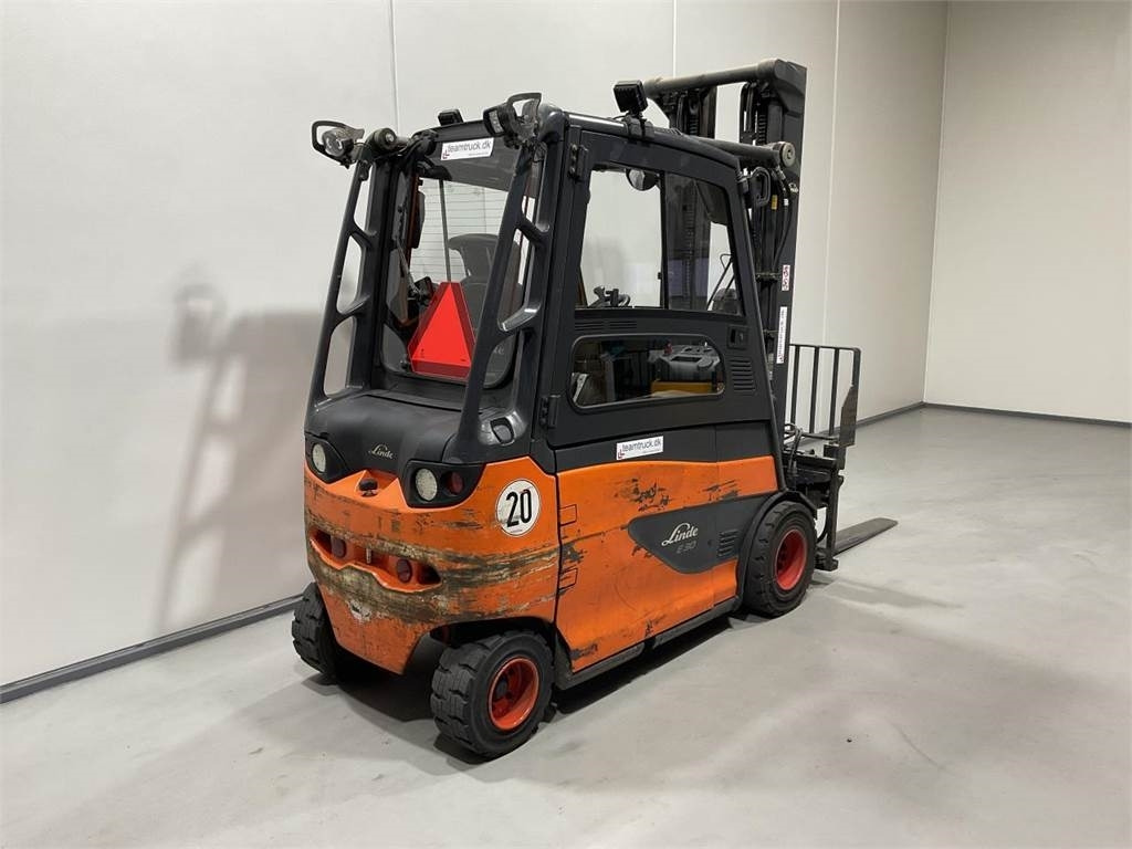 Linde E30/600-02 - Chariot élévateur électrique: photos 2 Linde E30/600-02 - Chariot élévateur électrique: photos 2