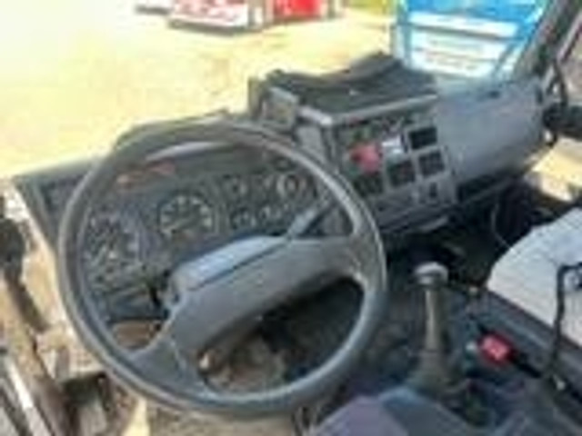 Iveco Eurocargo 120 EL 210hp / Fassi 80A Year 2012 + Tip - Camion grue: photos 5 Iveco Eurocargo 120 EL 210hp / Fassi 80A Year 2012 + Tip - Camion grue: photos 5