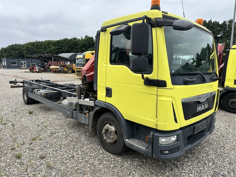 MAN TGL 12.220 // Crane HMF 735K2 // - Camion grue: photos 2 MAN TGL 12.220 // Crane HMF 735K2 // - Camion grue: photos 2