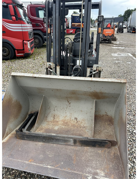 NP A18 truck with shovel and forks - Chariot élévateur électrique: photos 4 NP A18 truck with shovel and forks - Chariot élévateur électrique: photos 4