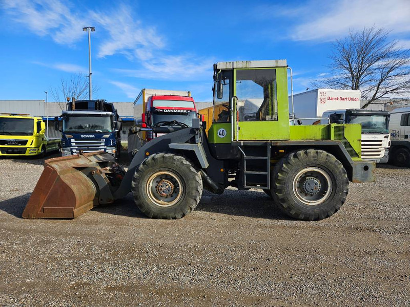 O & K L 15 + Bucket + Quickshift - Chargeuse sur pneus: photos 2 O & K L 15 + Bucket + Quickshift - Chargeuse sur pneus: photos 2