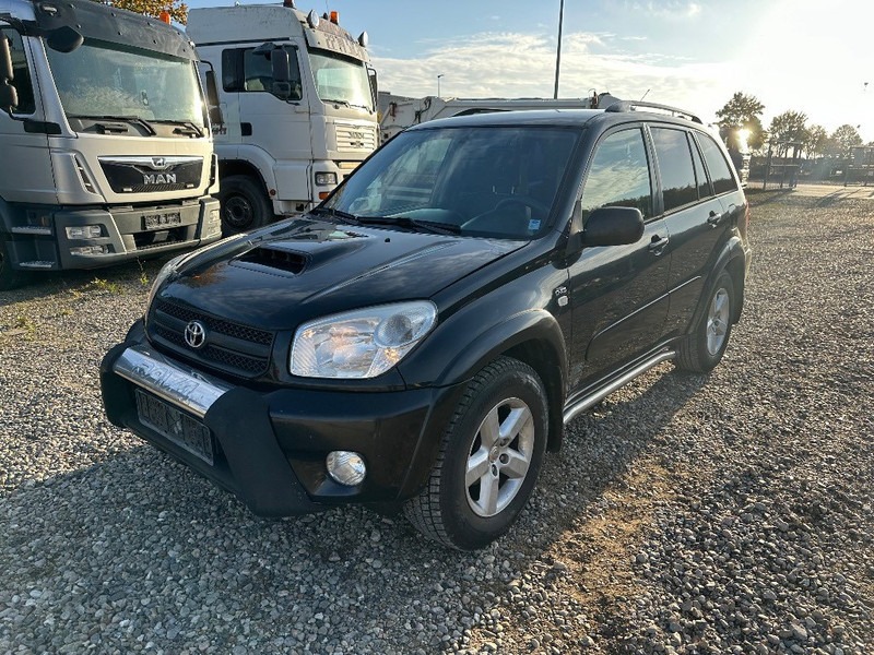 Fourgon utilitaire Toyota RAV4 2.0D 4x4: photos 1