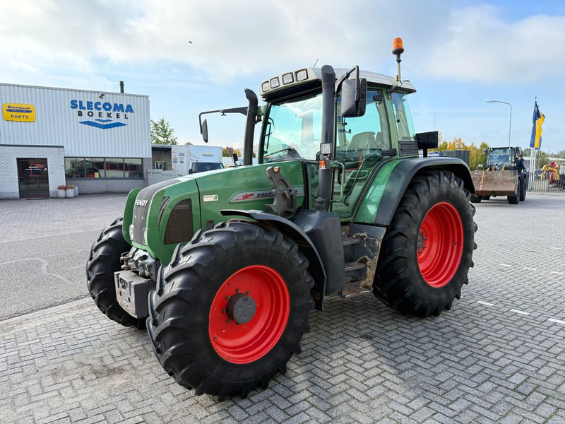 Fendt 712 Vario - Tracteur agricole: photos 1 Fendt 712 Vario - Tracteur agricole: photos 1