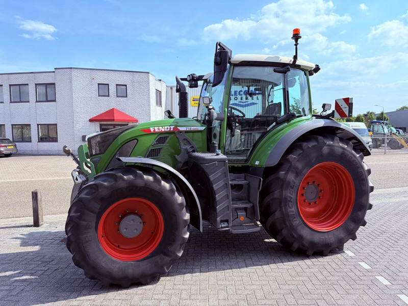 Fendt 718 Vario PowerPlus ONE - Tracteur agricole: photos 1 Fendt 718 Vario PowerPlus ONE - Tracteur agricole: photos 1