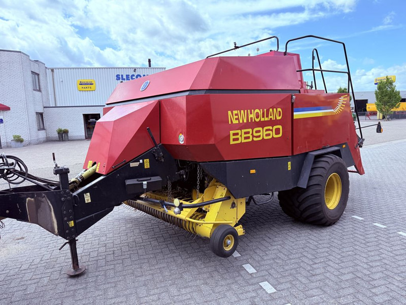 New Holland BB960S 120x90 - Machine agricole: photos 1 New Holland BB960S 120x90 - Machine agricole: photos 1