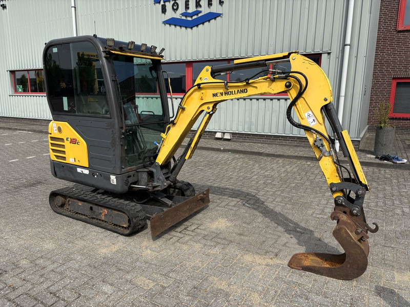 New Holland E18C Minigraver - Mini pelle: photos 4 New Holland E18C Minigraver - Mini pelle: photos 4