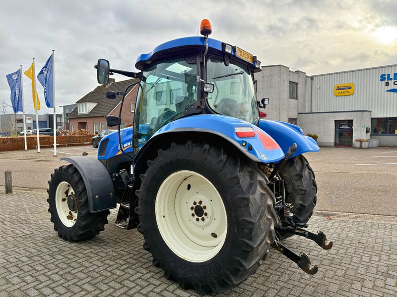 New Holland T6020 Elite - Tracteur agricole: photos 2 New Holland T6020 Elite - Tracteur agricole: photos 2