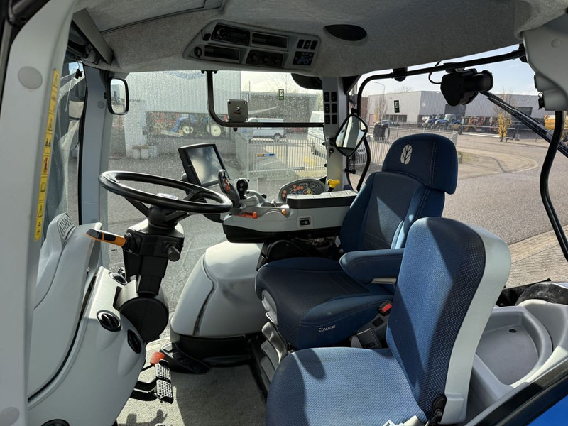 New Holland T7.210 AC Stage V + TL770 Voorlader - Tracteur agricole: photos 5 New Holland T7.210 AC Stage V + TL770 Voorlader - Tracteur agricole: photos 5