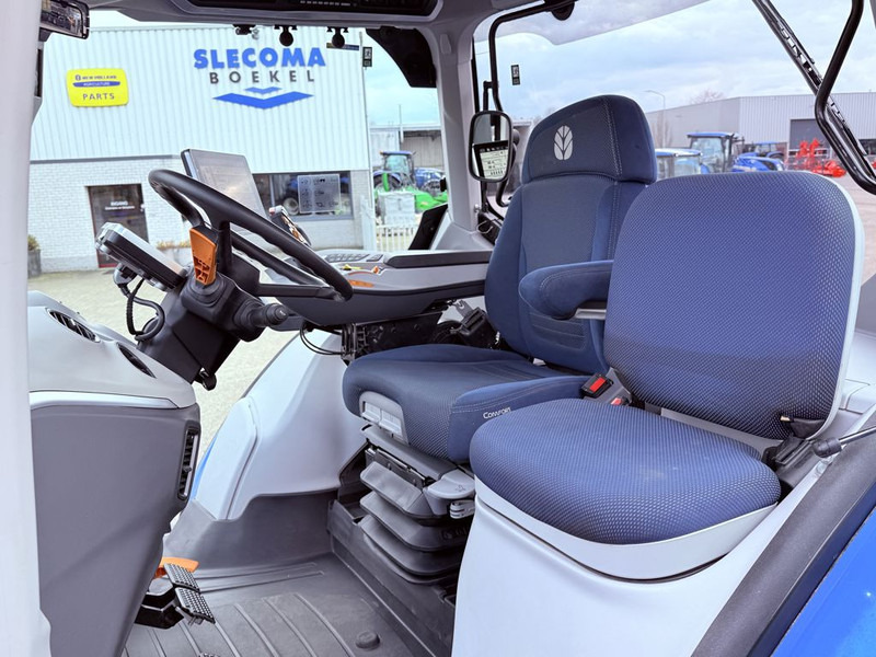 New Holland T7.315HD Auto Command + GPS - Tracteur agricole: photos 5 New Holland T7.315HD Auto Command + GPS - Tracteur agricole: photos 5
