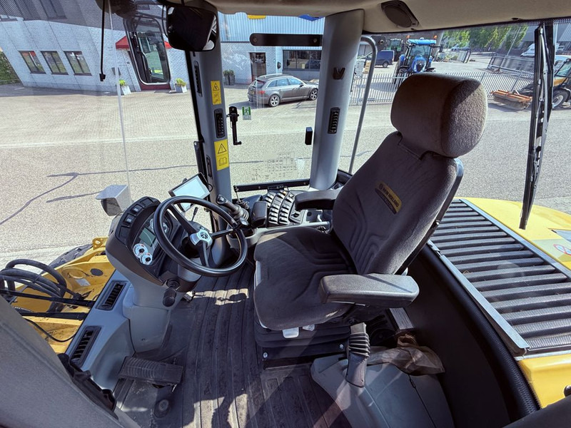 New Holland W110C Wiellader - Chargeuse sur pneus: photos 5 New Holland W110C Wiellader - Chargeuse sur pneus: photos 5