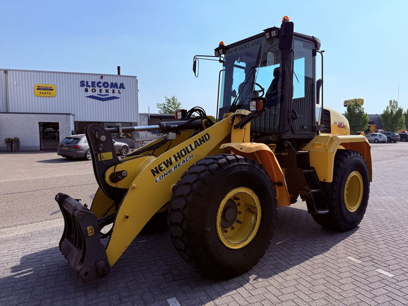 New Holland W110C Wiellader - Chargeuse sur pneus: photos 4 New Holland W110C Wiellader - Chargeuse sur pneus: photos 4