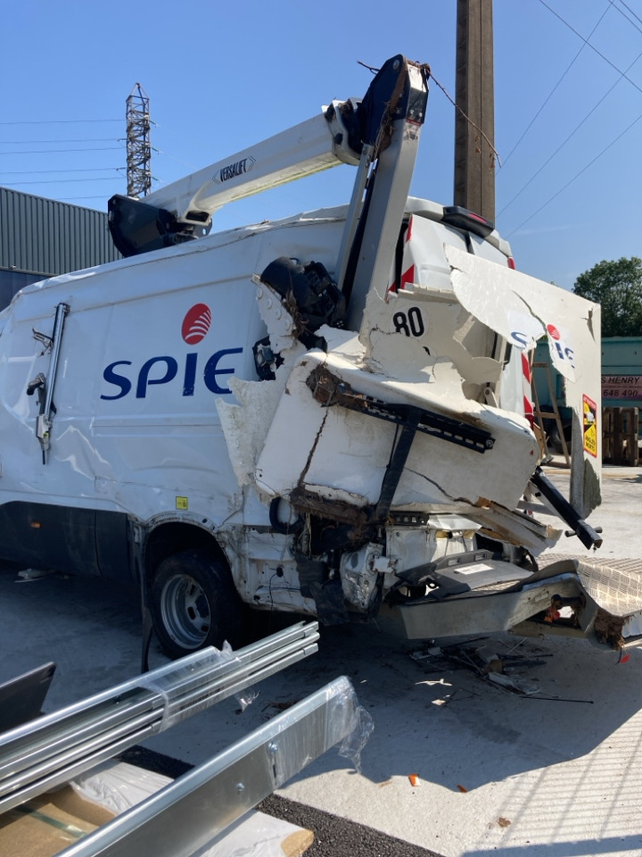 IVECO DAILY FOURGON  50C18 - Camion avec nacelle: photos 5 IVECO DAILY FOURGON  50C18 - Camion avec nacelle: photos 5