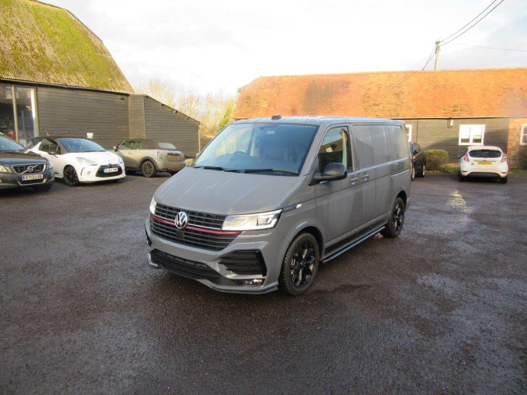 2025 Volkswagen Transporter Black Edition 2.0 BiDI 204 Sportline - Fourgon utilitaire: photos 2 2025 Volkswagen Transporter Black Edition 2.0 BiDI 204 Sportline - Fourgon utilitaire: photos 2