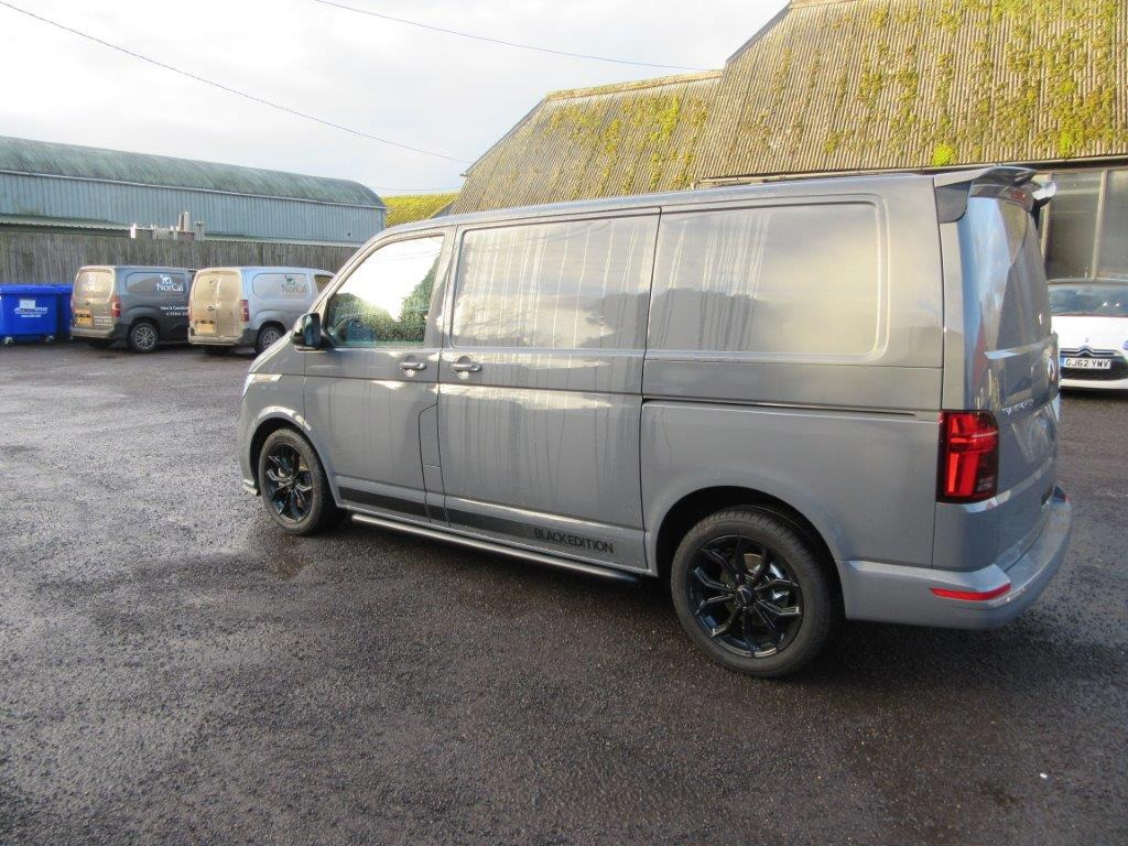 2025 Volkswagen Transporter Black Edition 2.0 BiDI 204 Sportline - Fourgon utilitaire: photos 5 2025 Volkswagen Transporter Black Edition 2.0 BiDI 204 Sportline - Fourgon utilitaire: photos 5