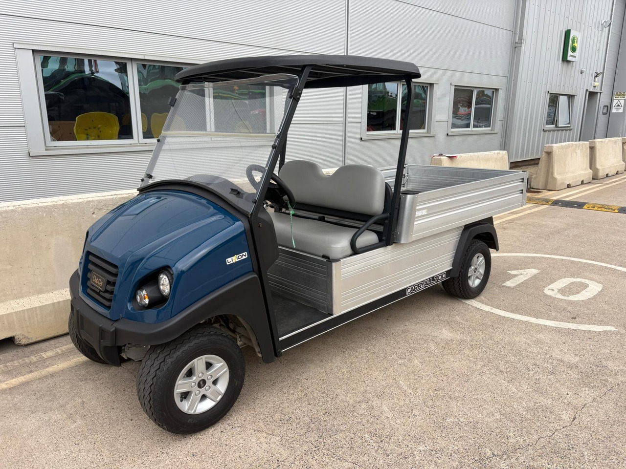 Clubcar Carryall 700 lithium Utility Vehicle - Quadricycle: photos 1 Clubcar Carryall 700 lithium Utility Vehicle - Quadricycle: photos 1