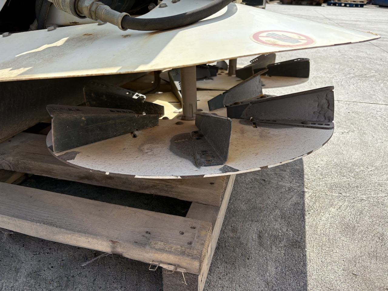 Dakota 410 Top Dresser to suit 2030A Pro Gator - Distributeur d'engrais: photos 4 Dakota 410 Top Dresser to suit 2030A Pro Gator - Distributeur d'engrais: photos 4