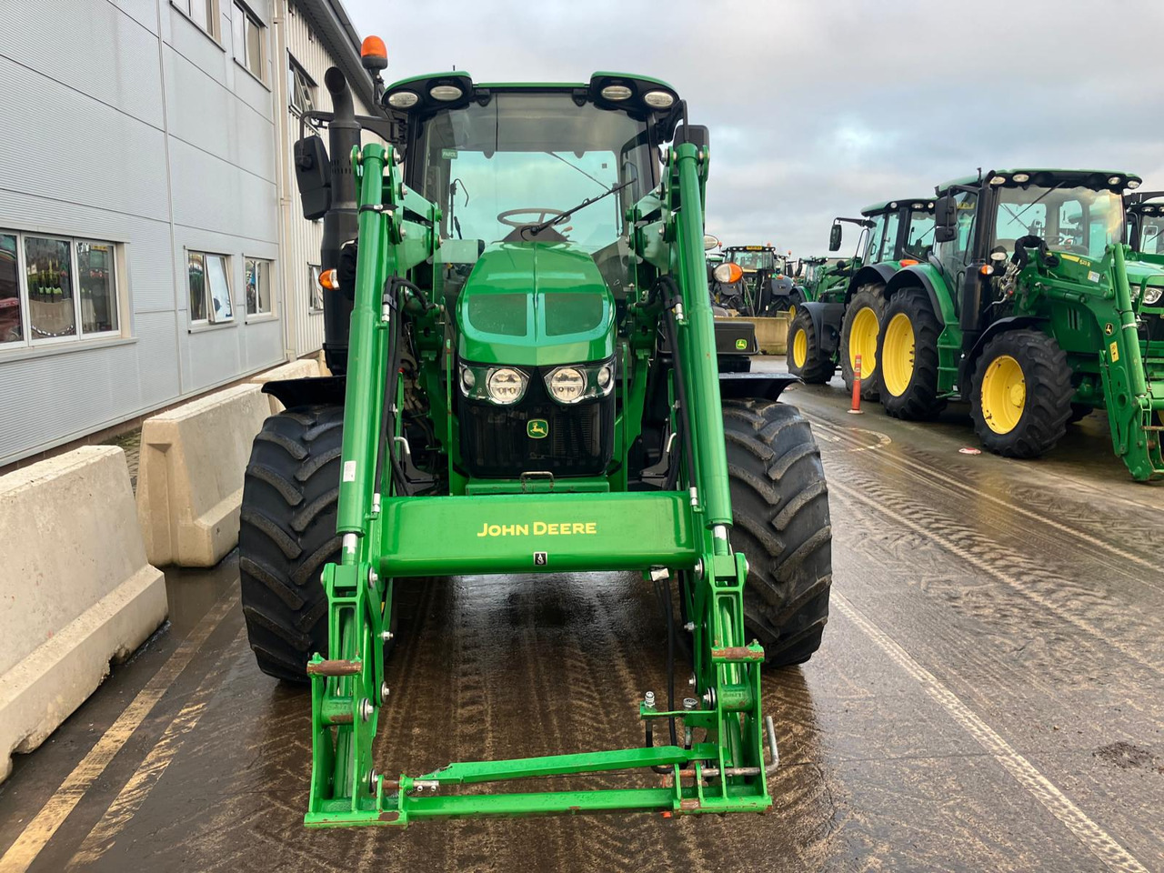 John Deere 6120M - Tracteur agricole: photos 3 John Deere 6120M - Tracteur agricole: photos 3