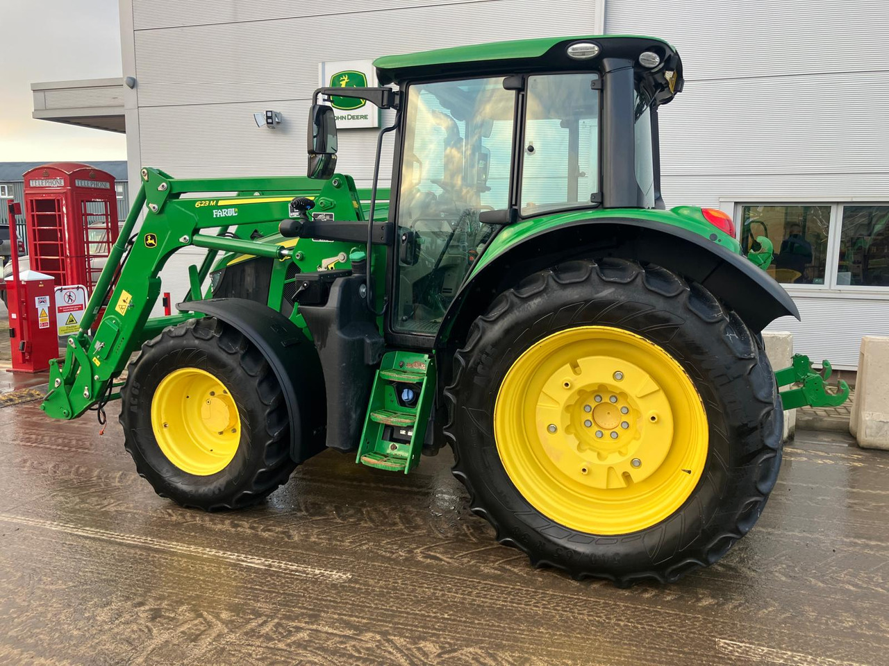 John Deere 6120M - Tracteur agricole: photos 4 John Deere 6120M - Tracteur agricole: photos 4