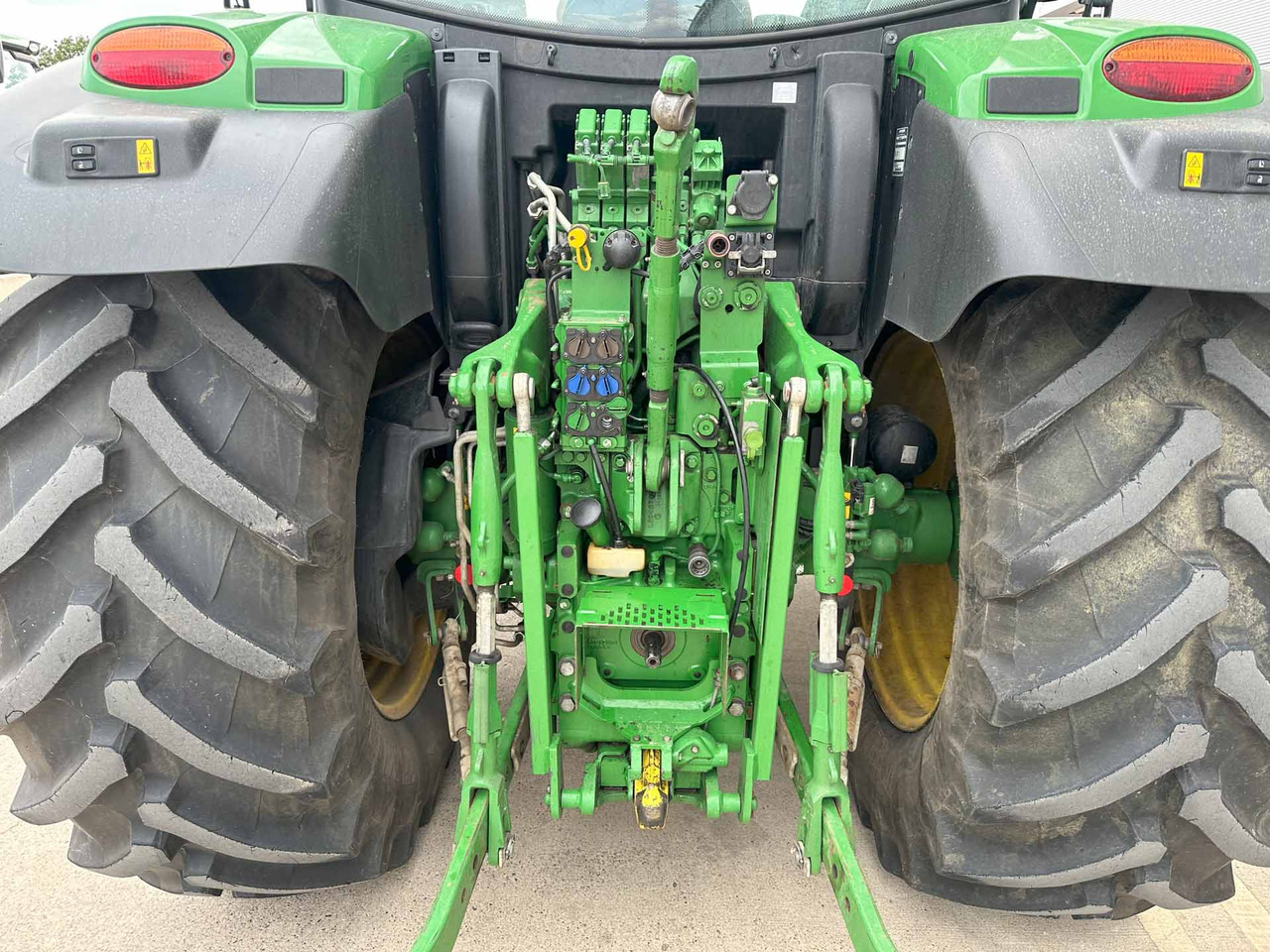 John Deere 6155R - Tracteur agricole: photos 5 John Deere 6155R - Tracteur agricole: photos 5