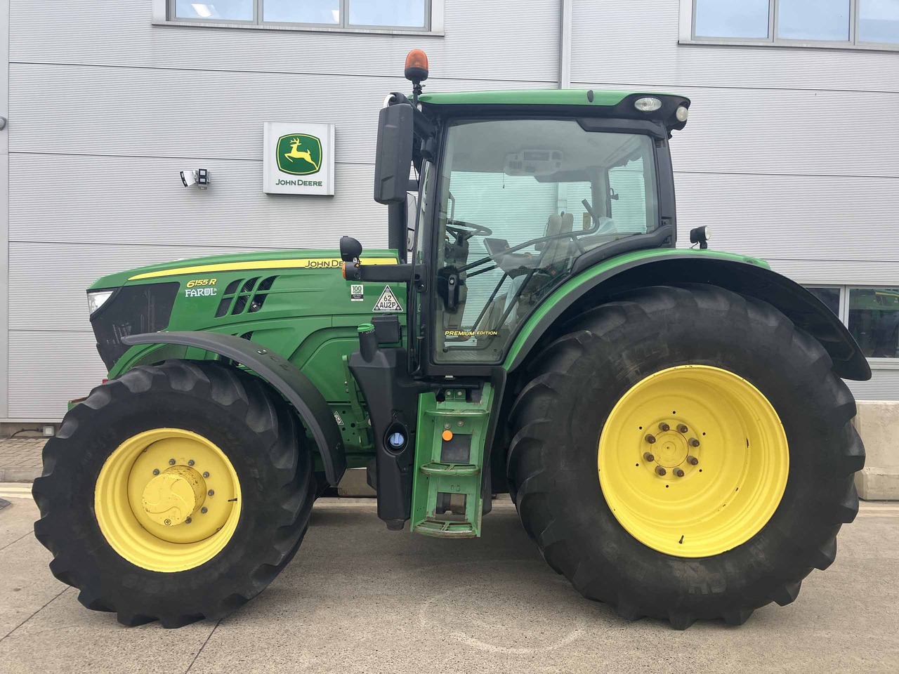 John Deere 6155R - Tracteur agricole: photos 2 John Deere 6155R - Tracteur agricole: photos 2