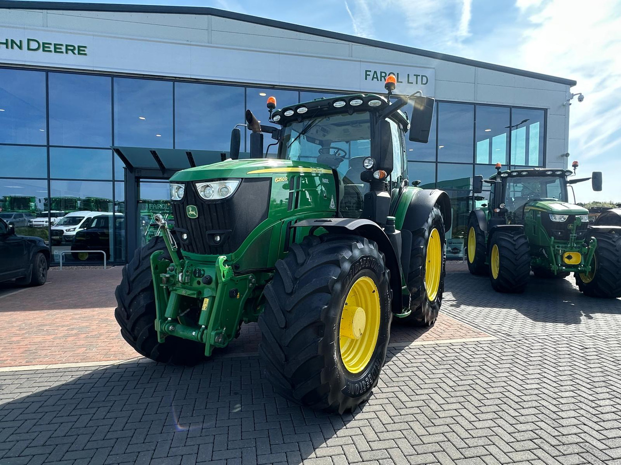 John Deere 6250R - Tracteur agricole: photos 1 John Deere 6250R - Tracteur agricole: photos 1