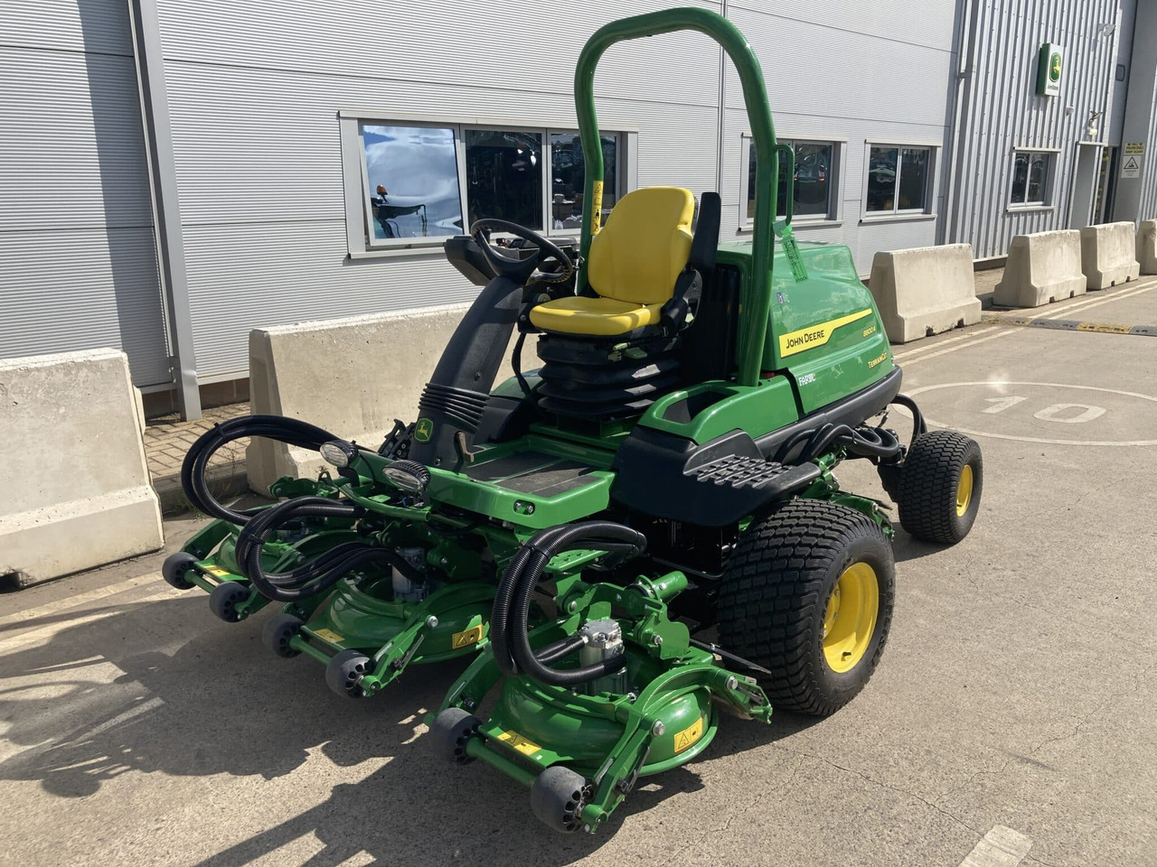 John Deere 8800A 5 pod rotary mower - Motofaucheuse: photos 1 John Deere 8800A 5 pod rotary mower - Motofaucheuse: photos 1