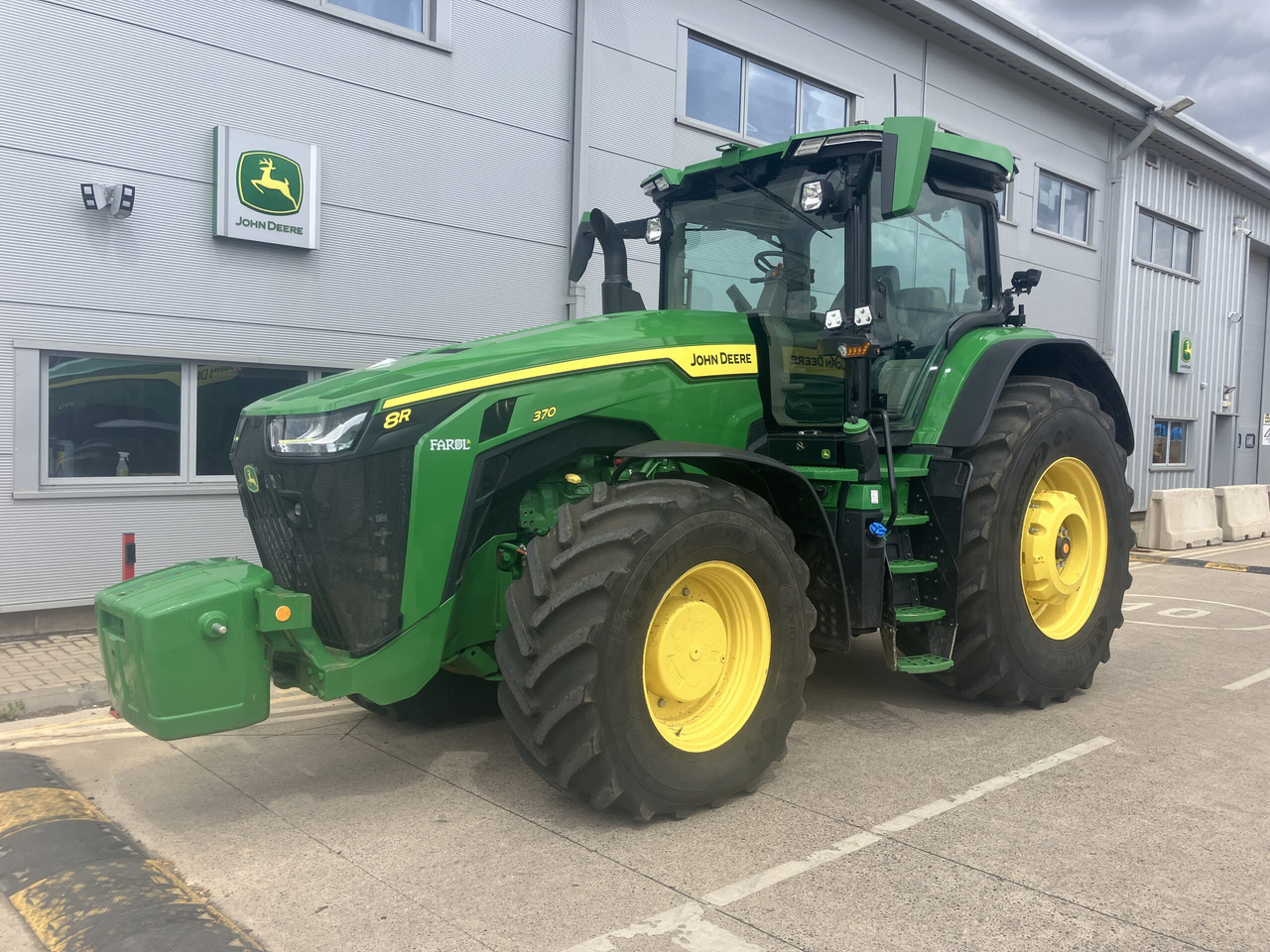 John Deere 8R 370 - Tracteur agricole: photos 1 John Deere 8R 370 - Tracteur agricole: photos 1