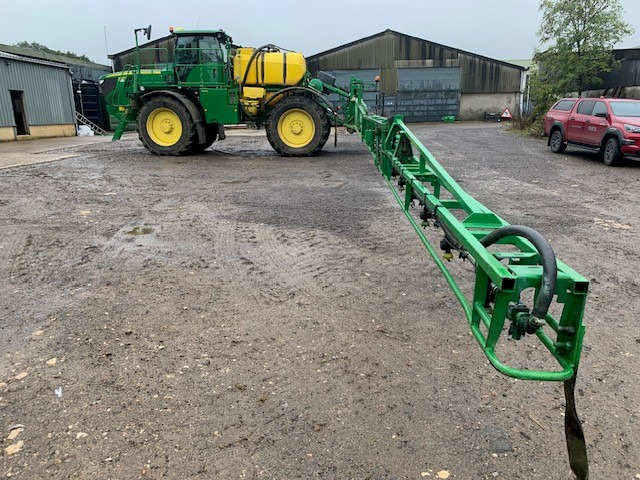 John Deere R4040i - Pulvérisateur: photos 1 John Deere R4040i - Pulvérisateur: photos 1