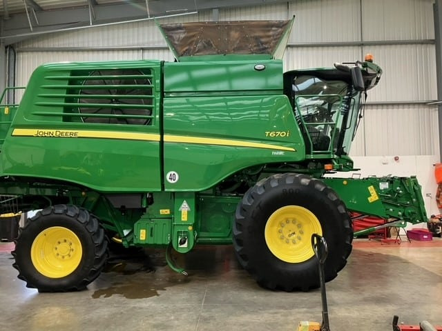 John Deere T670i - Moissonneuse-batteuse: photos 1 John Deere T670i - Moissonneuse-batteuse: photos 1