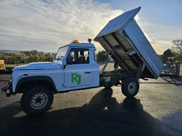 LAND ROVER DEFENDER 130 TIPPER - Utilitaire benne: photos 2 LAND ROVER DEFENDER 130 TIPPER - Utilitaire benne: photos 2