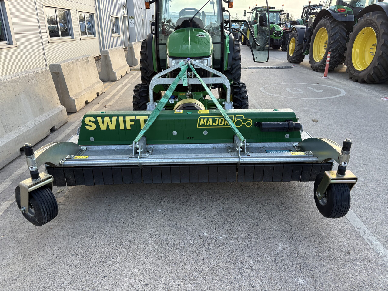 Broyeur à axe horizontal Major front Mounted Roller Mower MJ71-240F: photos 1