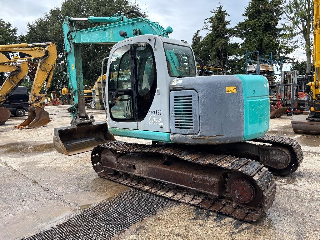 Kobelco SK 135 - Pelle sur chenille: photos 2 Kobelco SK 135 - Pelle sur chenille: photos 2
