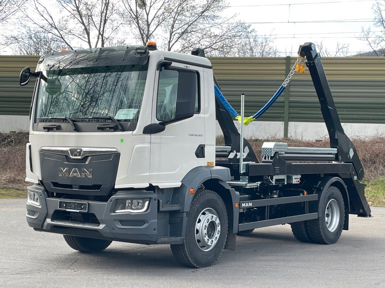MAN TGM 18.320 4x2 Euro 6e Hyva Absetzkipper - Camion benne, Camion grue: photos 1 MAN TGM 18.320 4x2 Euro 6e Hyva Absetzkipper - Camion benne, Camion grue: photos 1