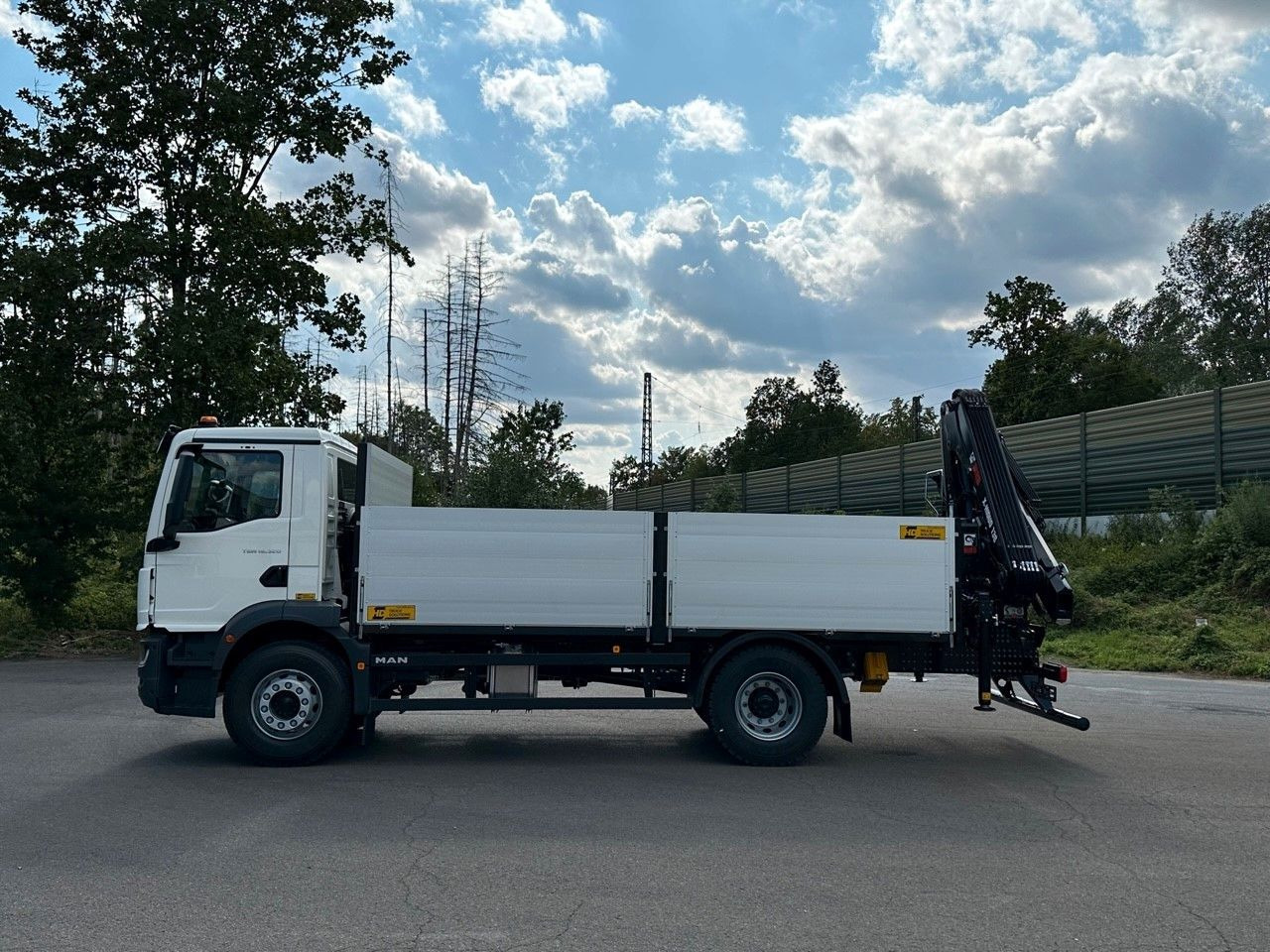 MAN TGM 18.320 4x2 Euro6e Kran Hiab - Camion plateau, Camion grue: photos 3 MAN TGM 18.320 4x2 Euro6e Kran Hiab - Camion plateau, Camion grue: photos 3