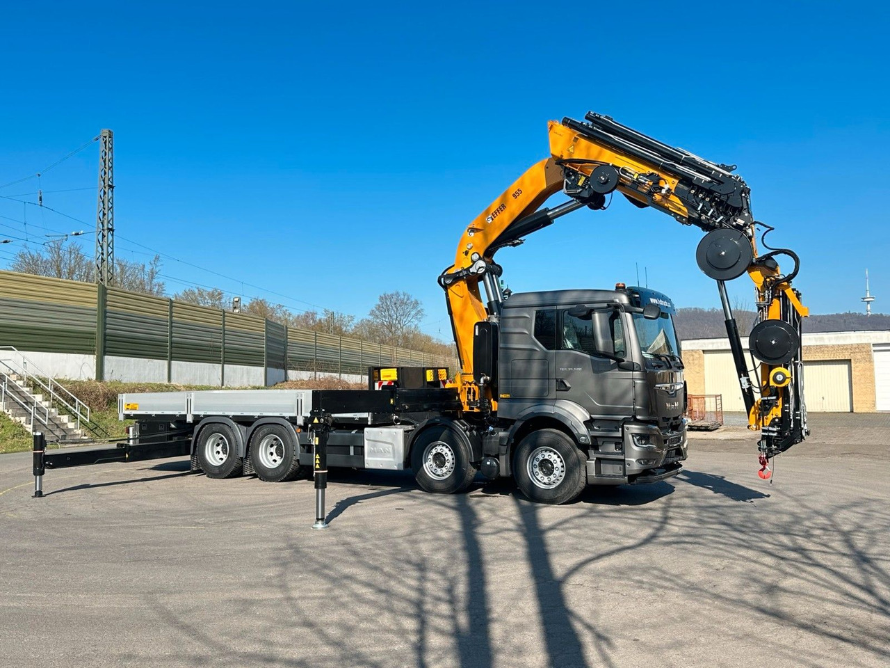 MAN TGS 35.520 8X4 TG 3 EFFER 955-8s +Jib 6sAUTOKRAN - Camion plateau, Camion grue: photos 1 MAN TGS 35.520 8X4 TG 3 EFFER 955-8s +Jib 6sAUTOKRAN - Camion plateau, Camion grue: photos 1