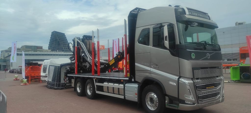 Volvo FH 540 6x4 LogLift EPSILON Plato - Camion grumier, Camion grue: photos 3 Volvo FH 540 6x4 LogLift EPSILON Plato - Camion grumier, Camion grue: photos 3