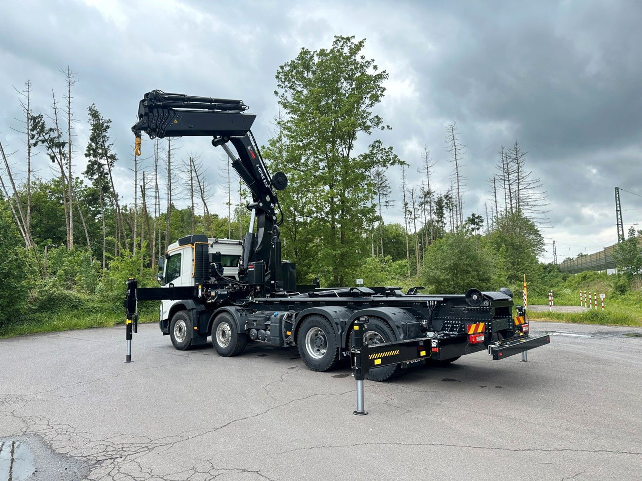 Volvo FMX 500 8x4 Abrollkipper + Kran Hiab 658-6 — crédit-bail Volvo FMX 500 8x4 Abrollkipper + Kran Hiab 658-6: photos 22
