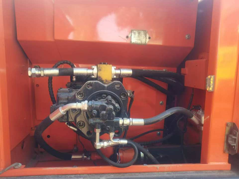 Doosan DX 225 - Pelle sur chenille: photos 4 Doosan DX 225 - Pelle sur chenille: photos 4