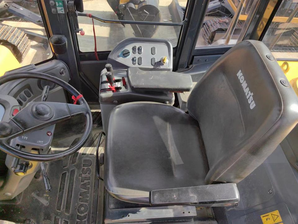 Hot Sale Used Komatsu WA380-6 Wheel Loader Backhoe Loader with Excellent Front Loading Feature - Chargeuse sur pneus: photos 5 Hot Sale Used Komatsu WA380-6 Wheel Loader Backhoe Loader with Excellent Front Loading Feature - Chargeuse sur pneus: photos 5