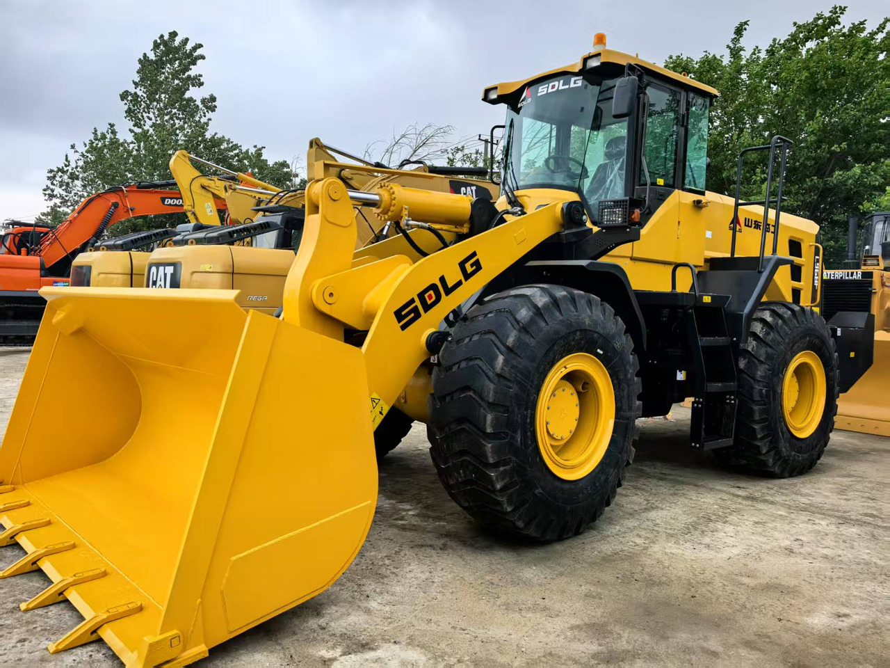 SDLG LG968F - Chargeuse sur pneus: photos 2 SDLG LG968F - Chargeuse sur pneus: photos 2