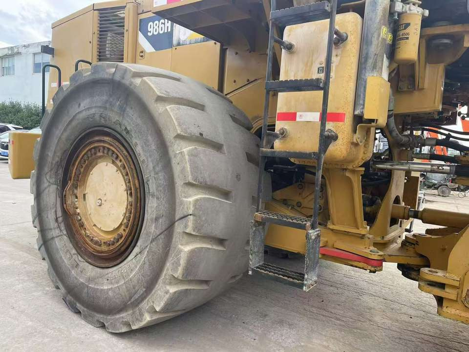 Used Cat Wheel Loader 986H for Sale Caterpillar Wheel Loader 986H in Good Condition - Chargeuse sur pneus: photos 3 Used Cat Wheel Loader 986H for Sale Caterpillar Wheel Loader 986H in Good Condition - Chargeuse sur pneus: photos 3
