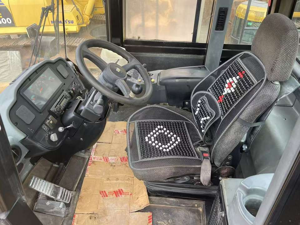 Used Cat Wheel Loader 986H for Sale Caterpillar Wheel Loader 986H in Good Condition - Chargeuse sur pneus: photos 4 Used Cat Wheel Loader 986H for Sale Caterpillar Wheel Loader 986H in Good Condition - Chargeuse sur pneus: photos 4