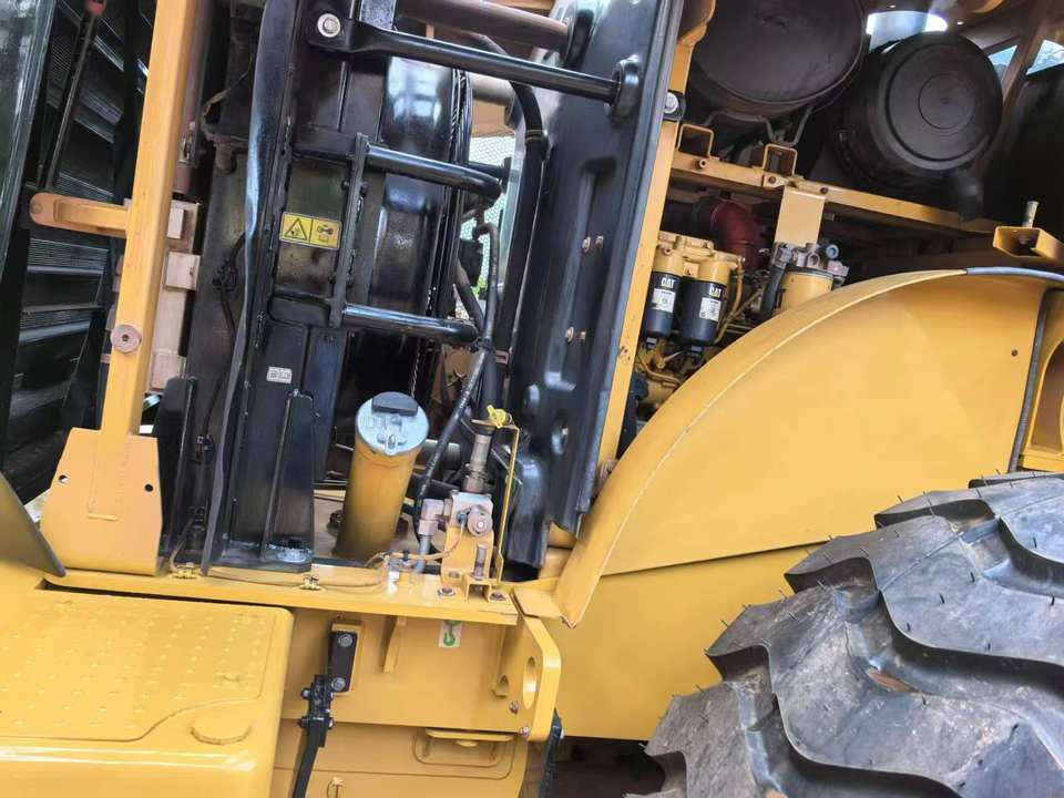 Used Caterpillar 950G RC Wheel Loader Reconditioned Cat 950 with Core Engine Backhoe or Front Loader for Sale - Chargeuse sur pneus: photos 5 Used Caterpillar 950G RC Wheel Loader Reconditioned Cat 950 with Core Engine Backhoe or Front Loader for Sale - Chargeuse sur pneus: photos 5