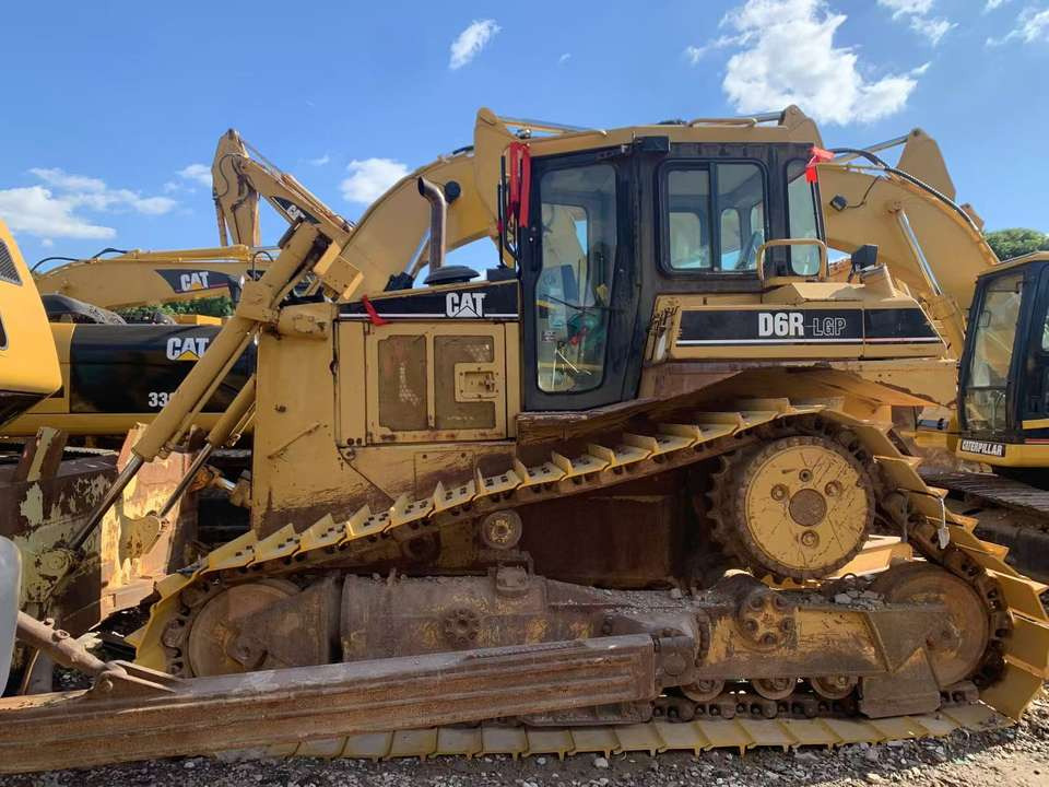 Used Caterpillar Bulldozer D6R, Caterpillar Bulldozer, Caterpillar D6R Bulldozer - Bulldozer: photos 2 Used Caterpillar Bulldozer D6R, Caterpillar Bulldozer, Caterpillar D6R Bulldozer - Bulldozer: photos 2
