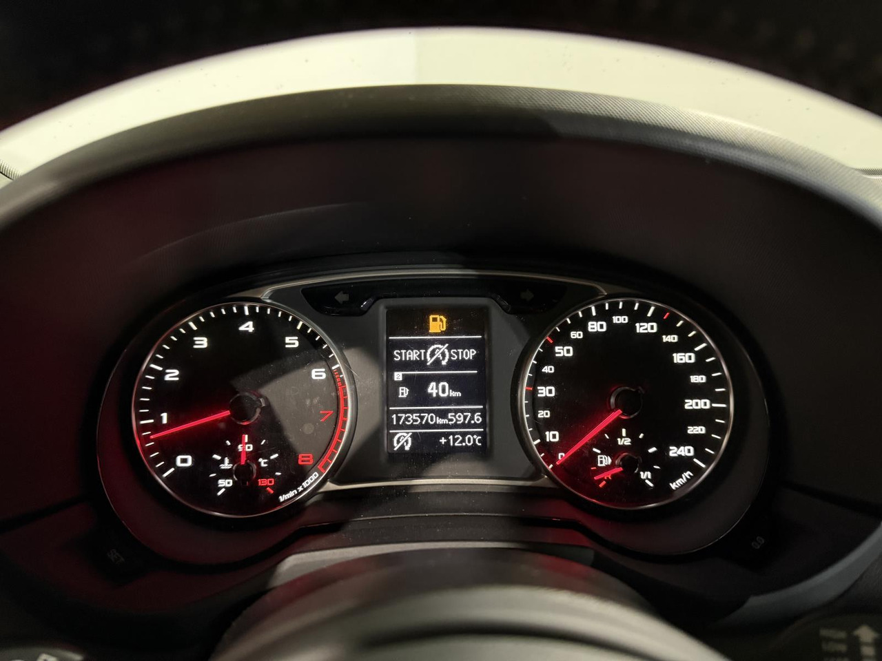 Audi | A1 | 1.2 TFSI Ambition Pro Line | 2011 | 173.570 km | 38PBP4 | Logisch - Voiture à hayon: photos 5 Audi | A1 | 1.2 TFSI Ambition Pro Line | 2011 | 173.570 km | 38PBP4 | Logisch - Voiture à hayon: photos 5