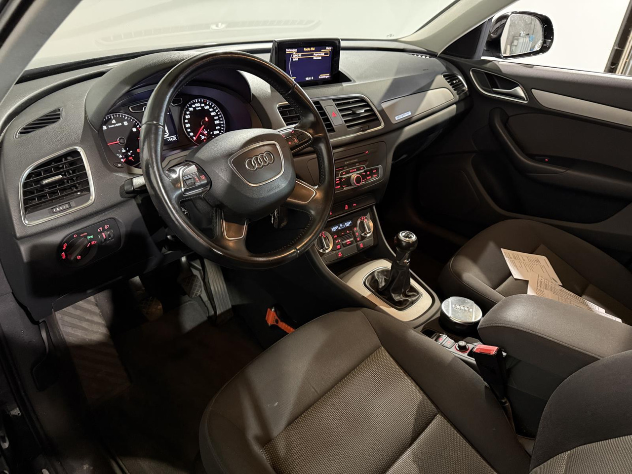 Audi | Q3 | 2.0 TFSI quattro Pro Line | 2012 | 204.122 km | 19XDP6 | Logisch - SUV: photos 5 Audi | Q3 | 2.0 TFSI quattro Pro Line | 2012 | 204.122 km | 19XDP6 | Logisch - SUV: photos 5