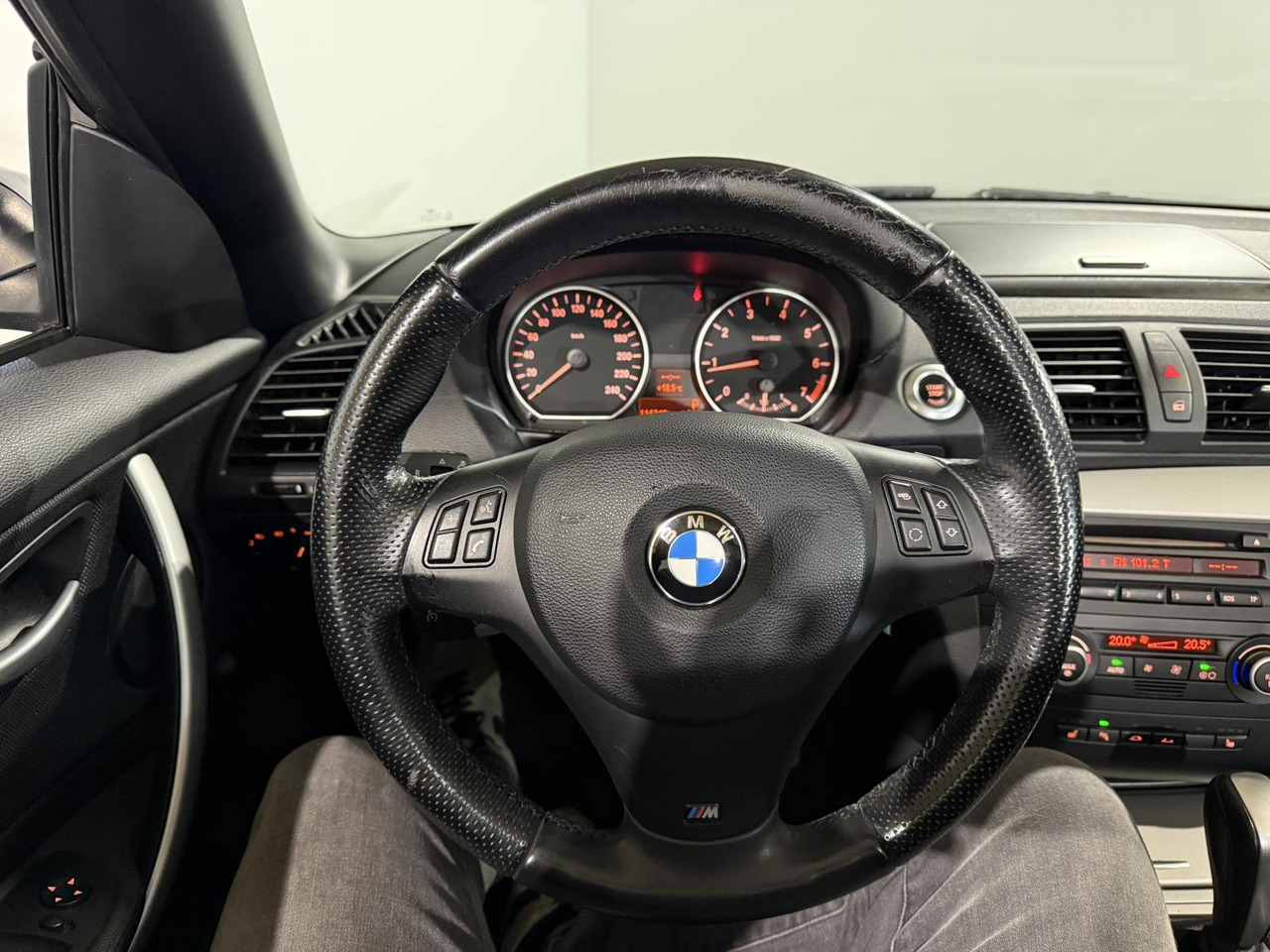 BMW | 1-serie Cabrio | 118i High Executive | 2009 | 114.310 km | 43HZT4 | Logisch - Voiture: photos 5 BMW | 1-serie Cabrio | 118i High Executive | 2009 | 114.310 km | 43HZT4 | Logisch - Voiture: photos 5