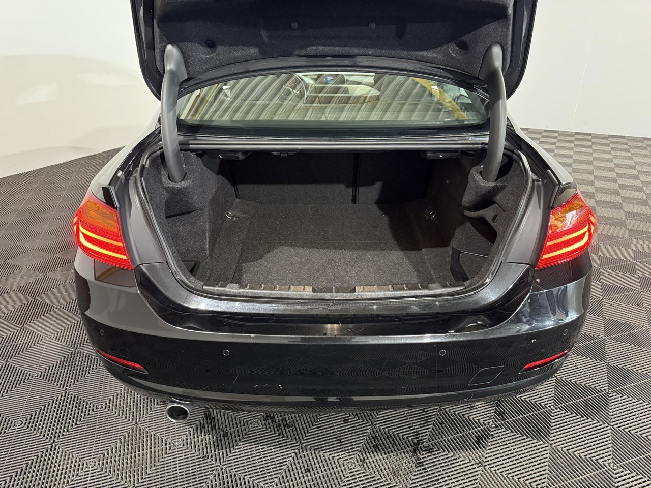 Voiture BMW | 4-serie Coupé | 420i Executive Automaat | 2015 | 213.401 km | 2ZGG53 | Logisch: photos 13 Voiture BMW | 4-serie Coupé | 420i Executive Automaat | 2015 | 213.401 km | 2ZGG53 | Logisch: photos 13